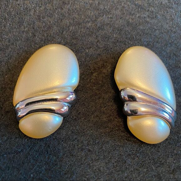 New retro 80s big earrings - Picture 1 of 5